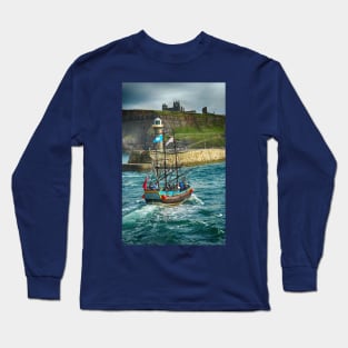 Whitby Harbour, Yorkshire. The Bark Endeavour, Nautical British coast art Long Sleeve T-Shirt